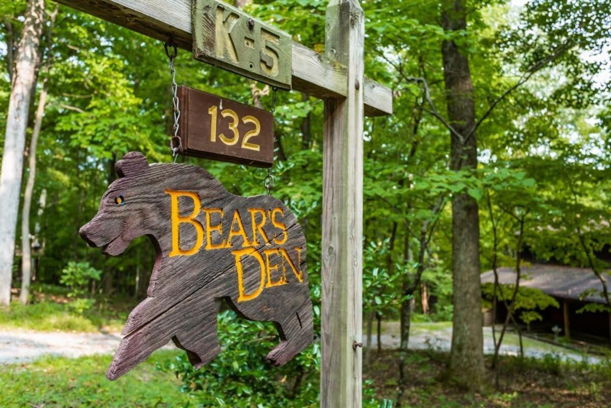Huge Deck, Comm Pool, Grill, WiFi at Coolfont Cabin Berkeley Springs Eksteriør billede