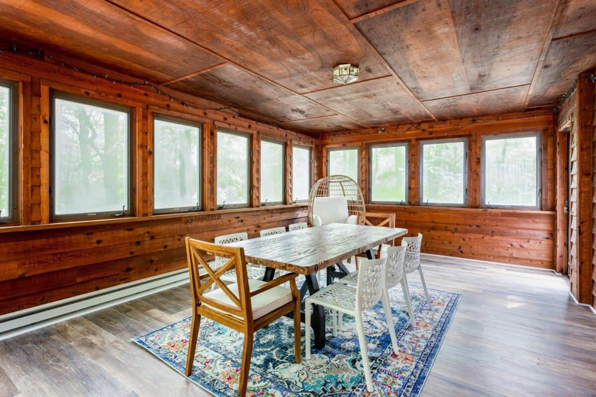 Huge Deck, Comm Pool, Grill, WiFi at Coolfont Cabin Berkeley Springs Eksteriør billede