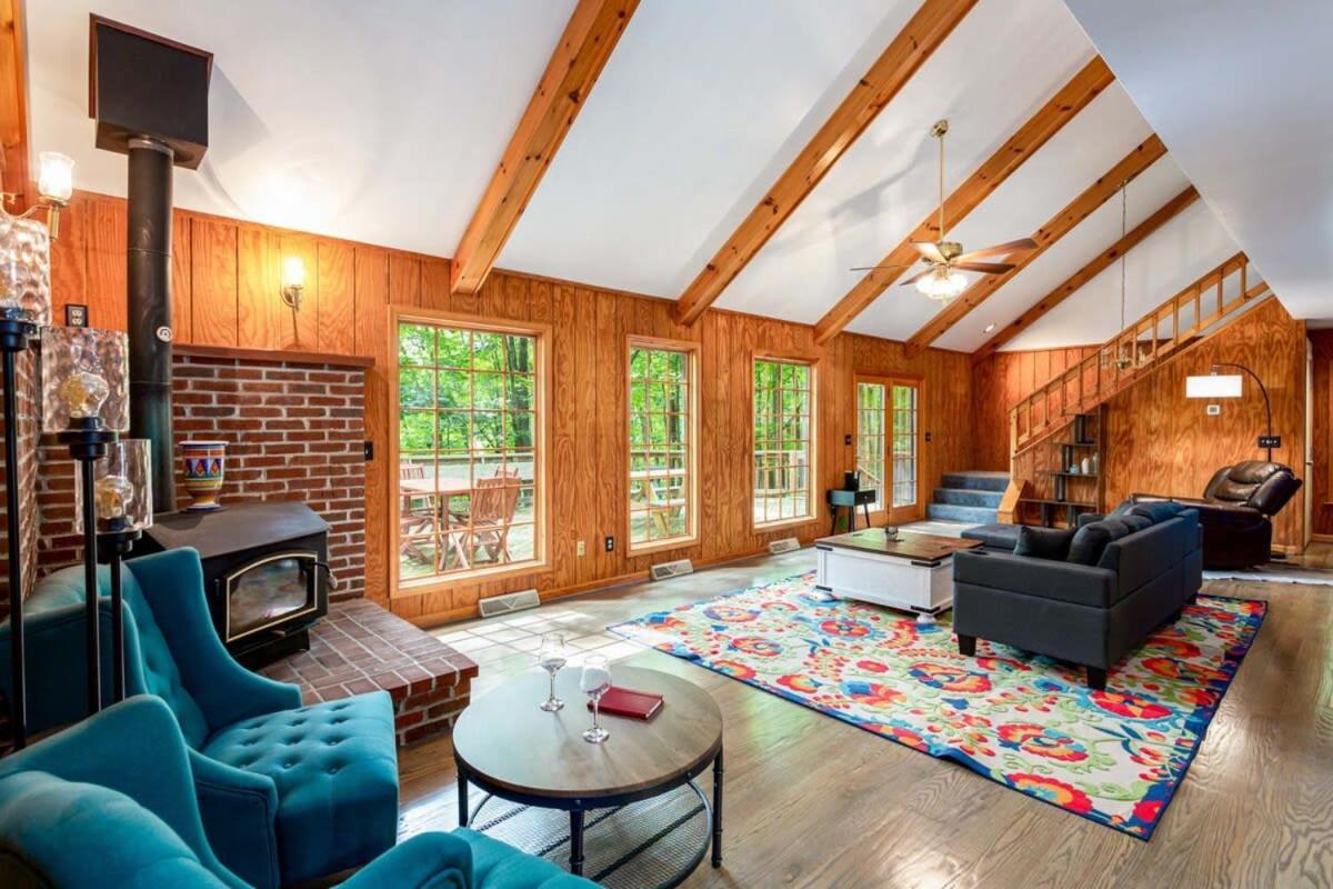 Huge Deck, Comm Pool, Grill, WiFi at Coolfont Cabin Berkeley Springs Eksteriør billede