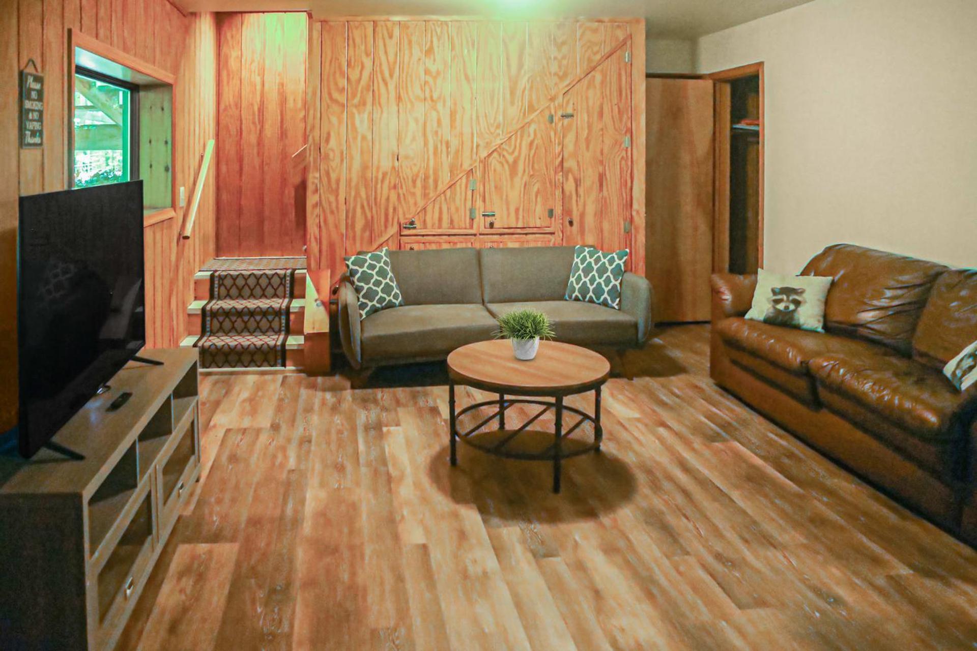 Huge Deck, Comm Pool, Grill, WiFi at Coolfont Cabin Berkeley Springs Eksteriør billede